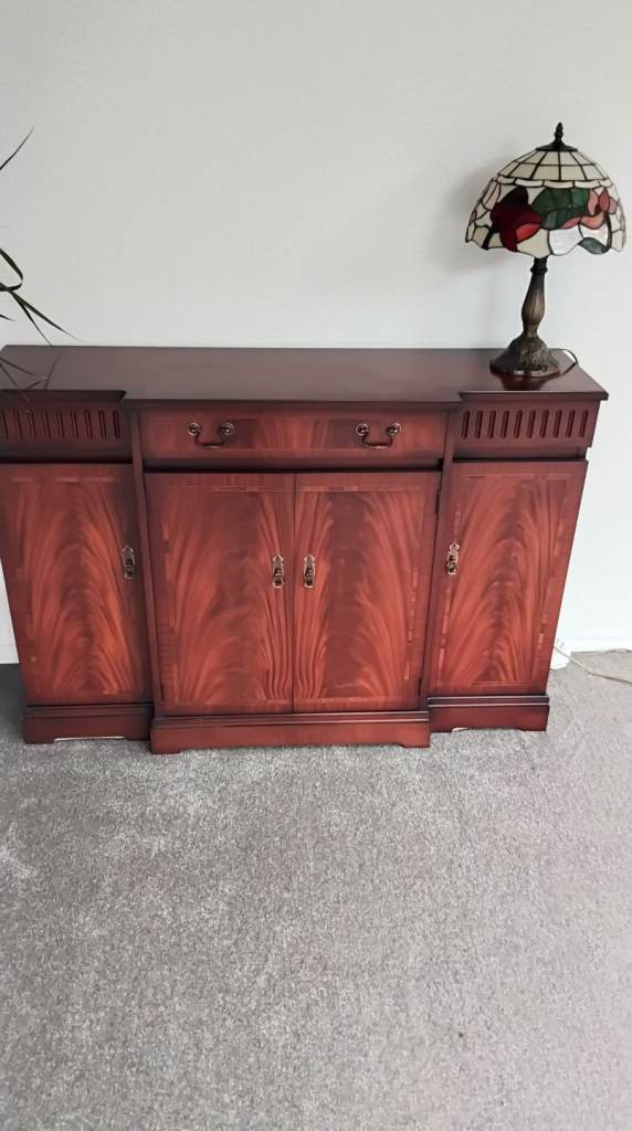 Mahogany Sideboard in lovely condition 