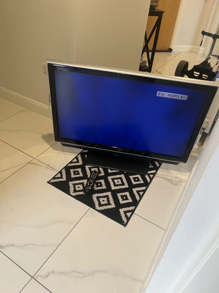JVC 42” tv 