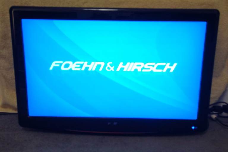 TV 32 INCH with DVD PLAYER 