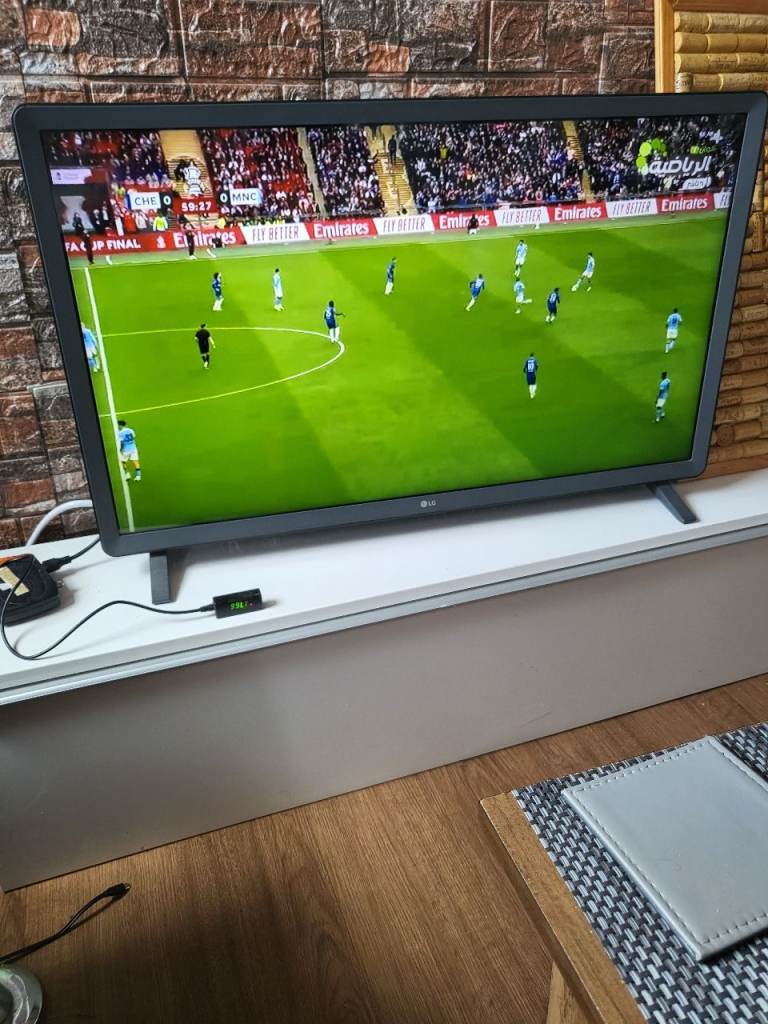 LG smart tv 32"