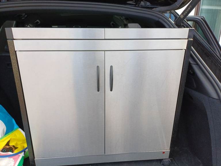 Stainless Steel Catering Unit on Wheels – Good Condition