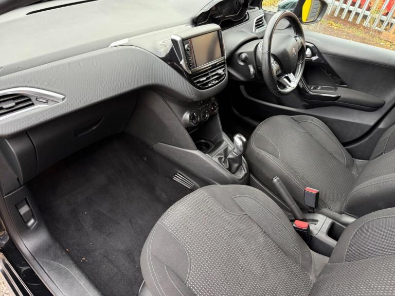 2017 Peugeot 208 1.2 PureTech Allure Euro 6 5dr HATCHBACK Petrol Manual