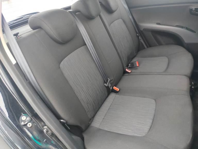 VERY CHEAP LOW MILEAGE I10 ONLY £29 YEARS TAX ULEZ COMPLIANT LOW INSURANCE MOT OCTOBER DOES 70 MPG 