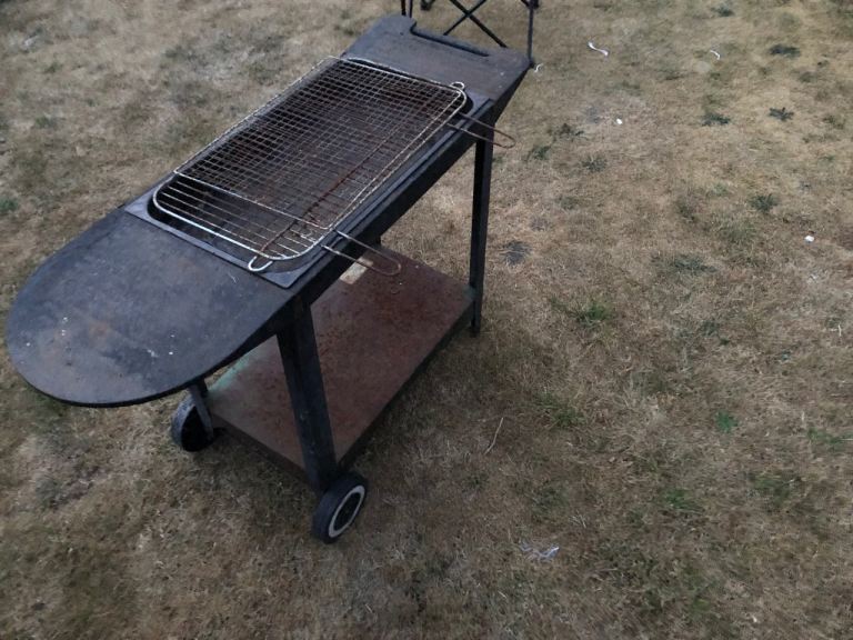 Portable Charcoal Barbecue with Wheels – Fair Condition