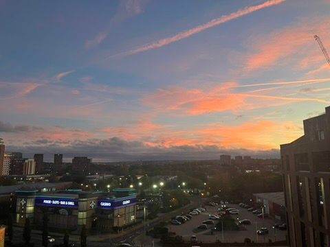 Bright Studio with Stunning Views & Great Location (STUDENTS ONLY)