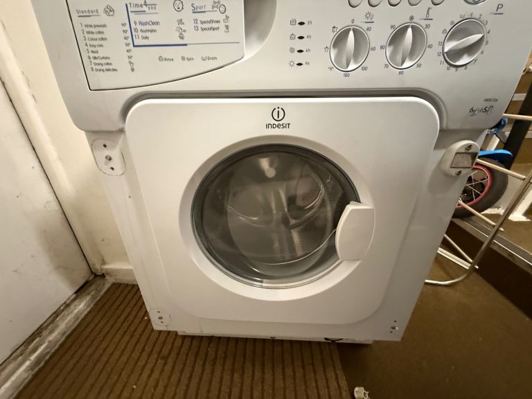 Indesit IWDE126 Integrated Washer Dryer for Spares, Parts or Repair