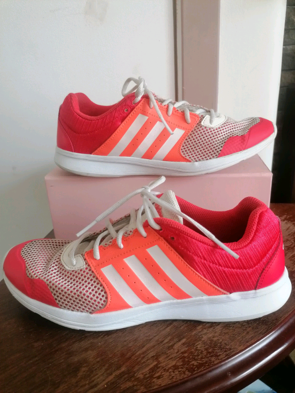 ADIDAS Uk-size 8.( Unisex)..good condition. 