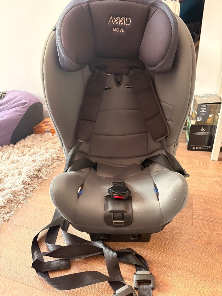 Axkid MOVE Car Seat – Grey, Good Condition