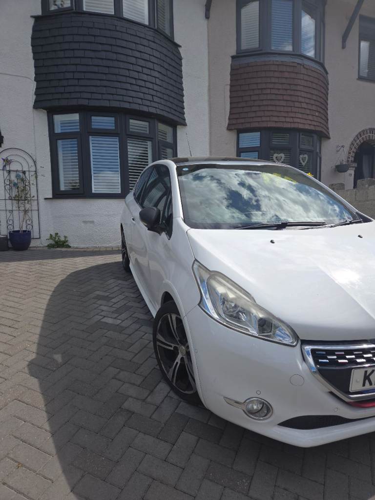 Peugeot, 208, Hatchback, 2013, Manual, 1598 (cc), 3 doors