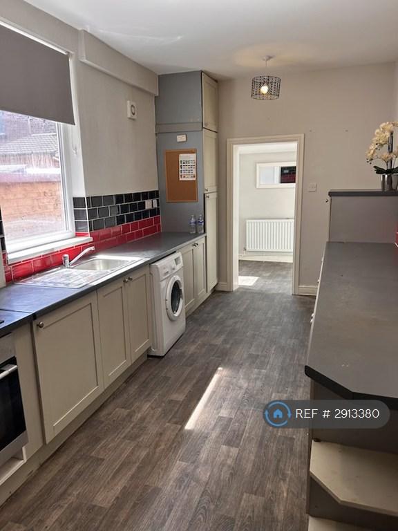 4 bedroom house in Windsor Road, Manchester, M43 (4 bed) (#2913380)