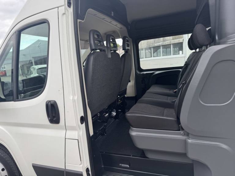 2020 Peugeot Boxer 2.0 BlueHDi 335 Built for Business Professional Crew Van 5dr Diesel Manual  PA...