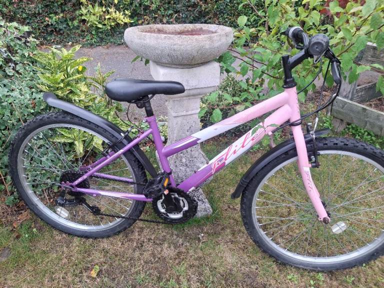 Girl's bike 24 inch wheels 