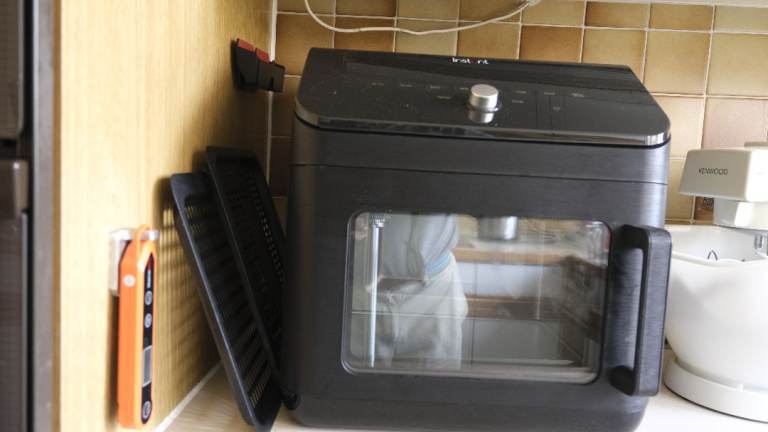 Instant pot airfryer oven only a few weeks old