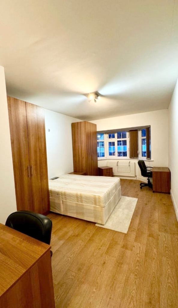 Rent 2 Bed Flat - Bills Included - Hazeldene Drive, Pinner HA5