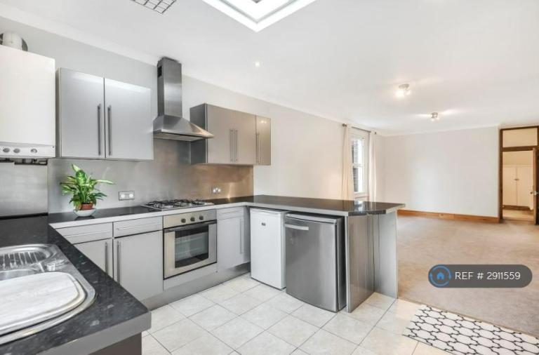 2 bedroom flat in Valetta Road, London, W3 (2 bed) (#2911559)
