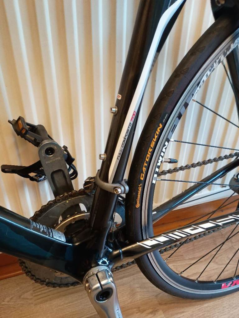 Btwin FC 700 full carbon road bike 