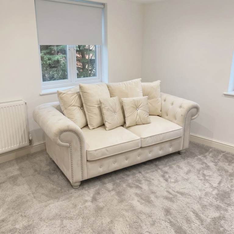 Brand New 3 Seater Chesterfield Sofa – DFS Style Living Room Sofa UK, Small Flats, 1 Year Warranty