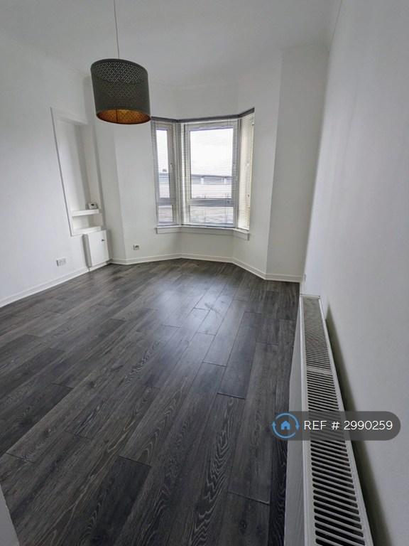 2 bedroom flat in Mckerrell Street, Paisley, PA1 (2 bed) (#2990259)