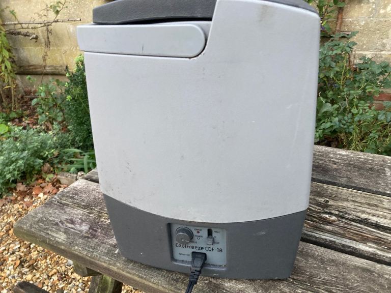 Dometic 12v fridge
