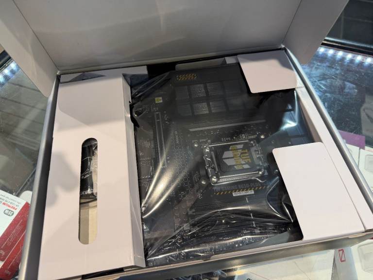 New ASUS TUF GAMING B650-PLUS WIFI AMD Ryzen AM5 ATX motherboard + Warranty 🍎 - P1278