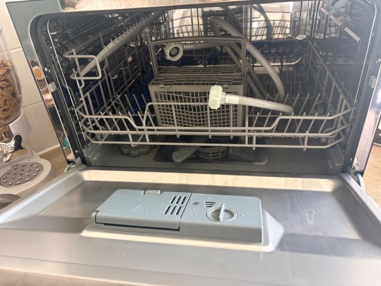 Russell Hobbs Black Dishwasher - Good Condition