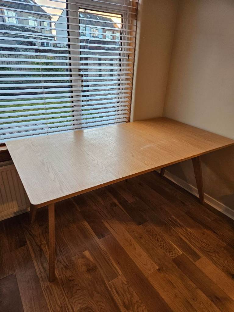 MADE 6 to 8 seater oak dining table