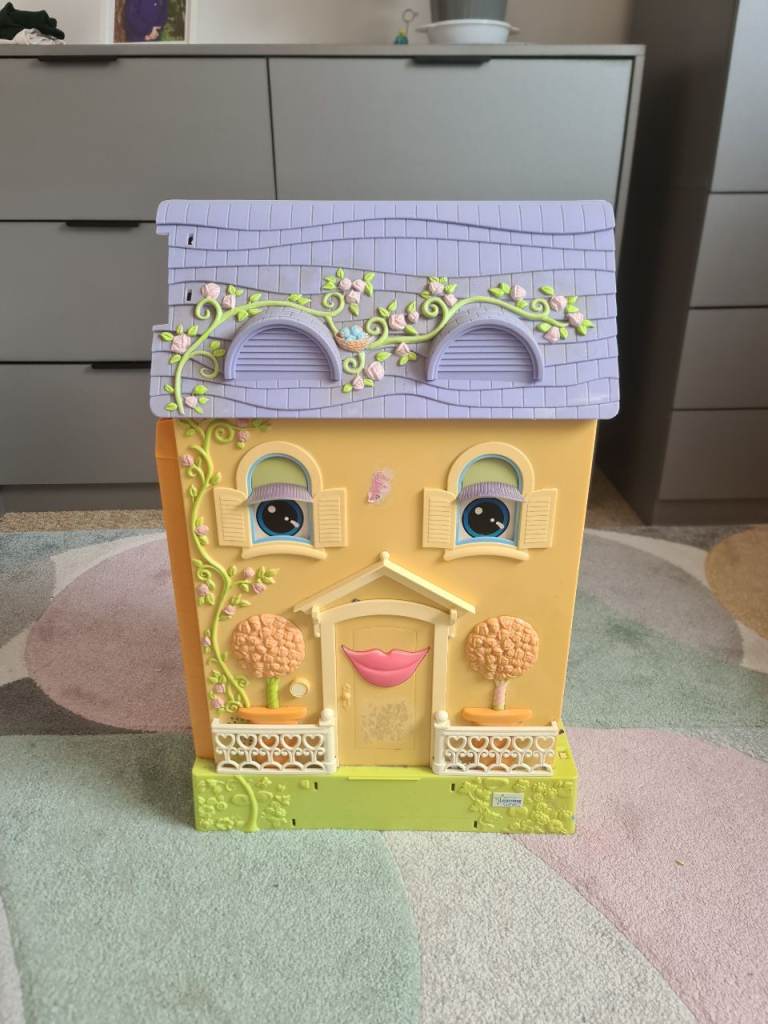 Big doll house
