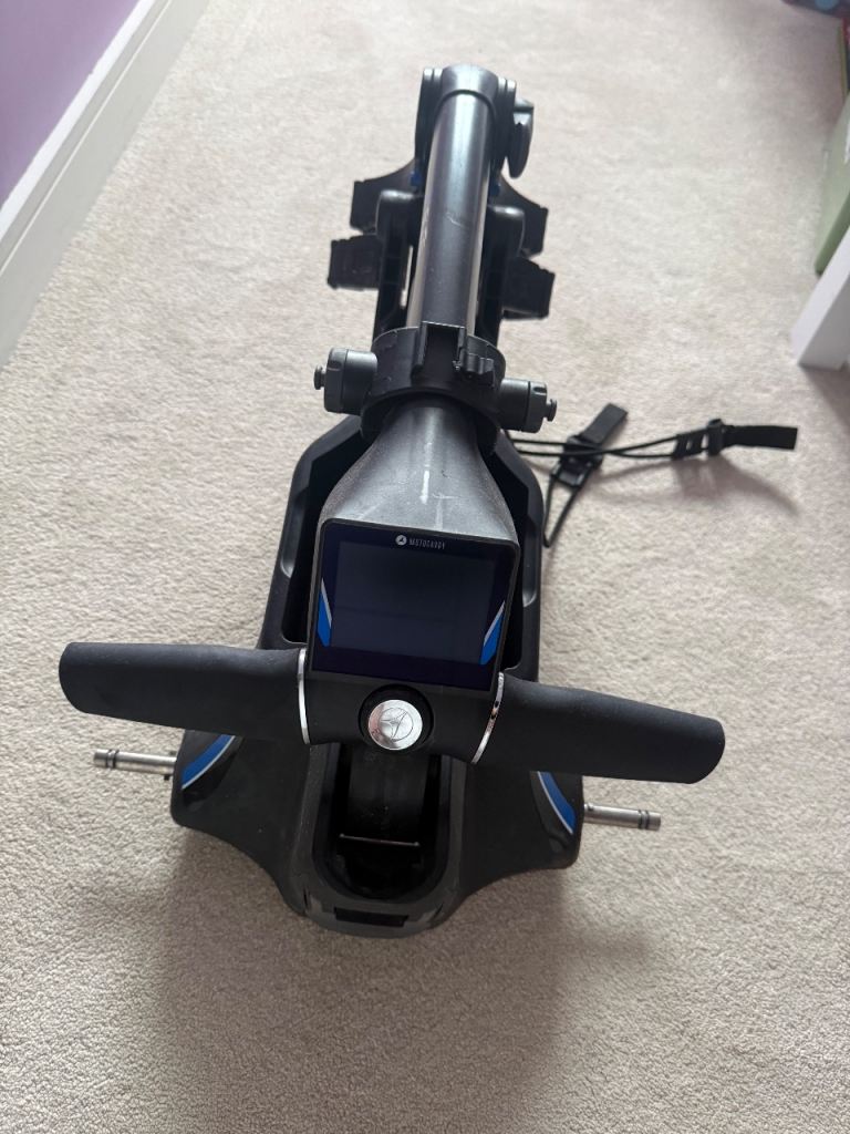 MOTOCADDY M5 GPS GOLF TROLLEY 