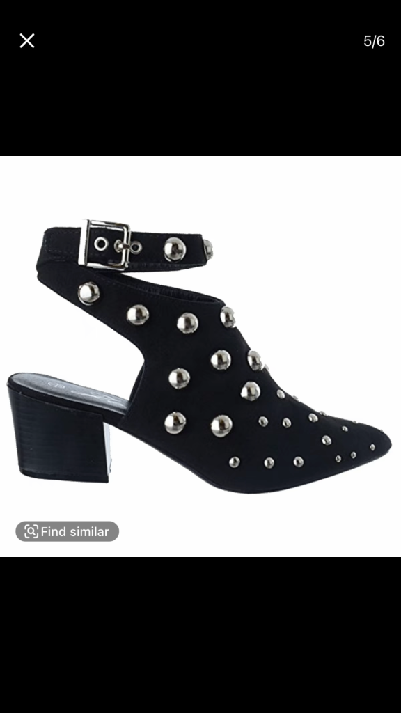 Brand new shoes comes in box size 4