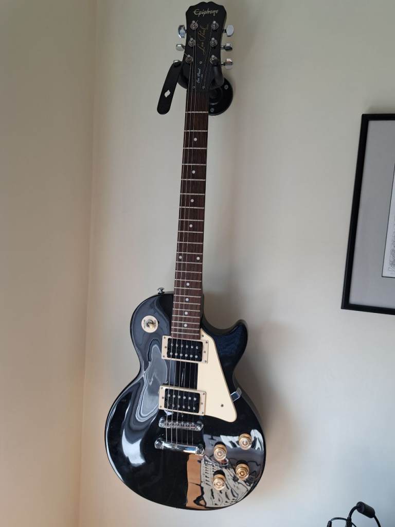 Lovely Epiphone Les Paul - Excellent Condition with Hard Case