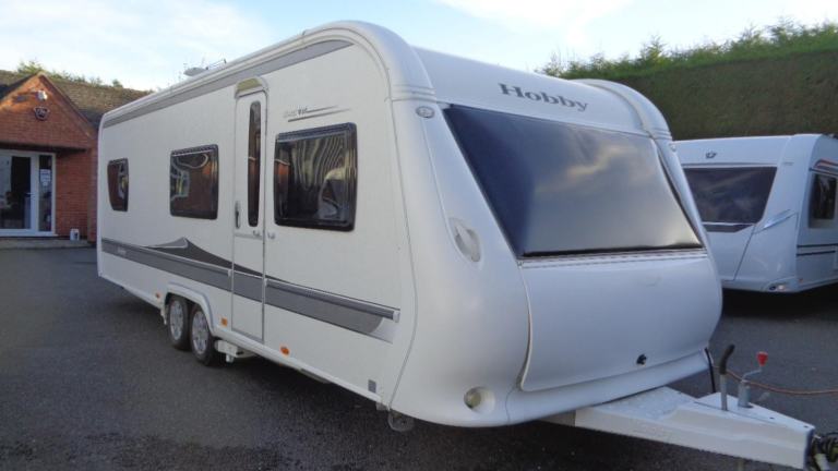 Hobby 645 VIP 5 BERTH,FIXED BED CARAVAN IN CLEAN CONDITION. 2010