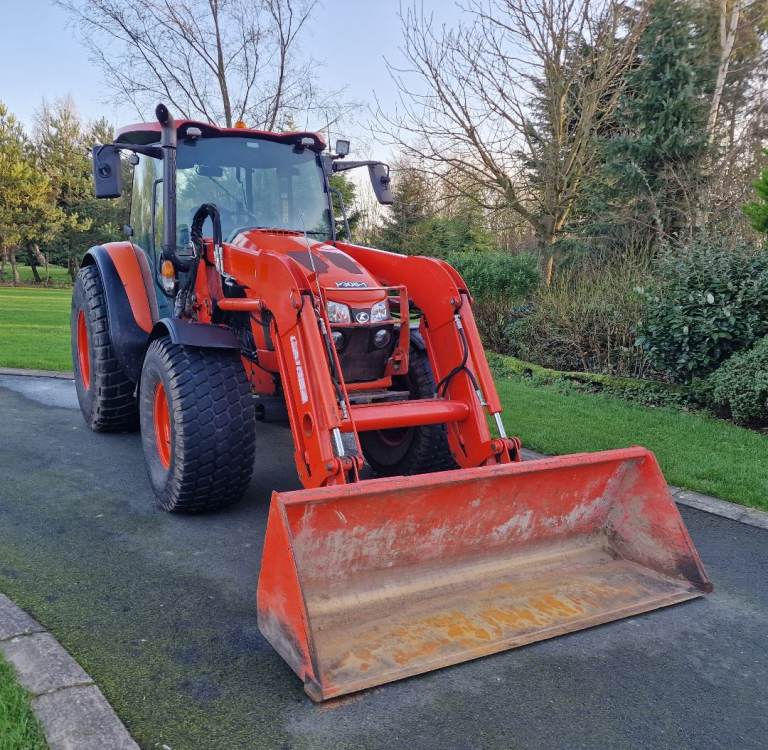 Kubota M5091 100hp Tractor with Loader 1 owner turf tyres