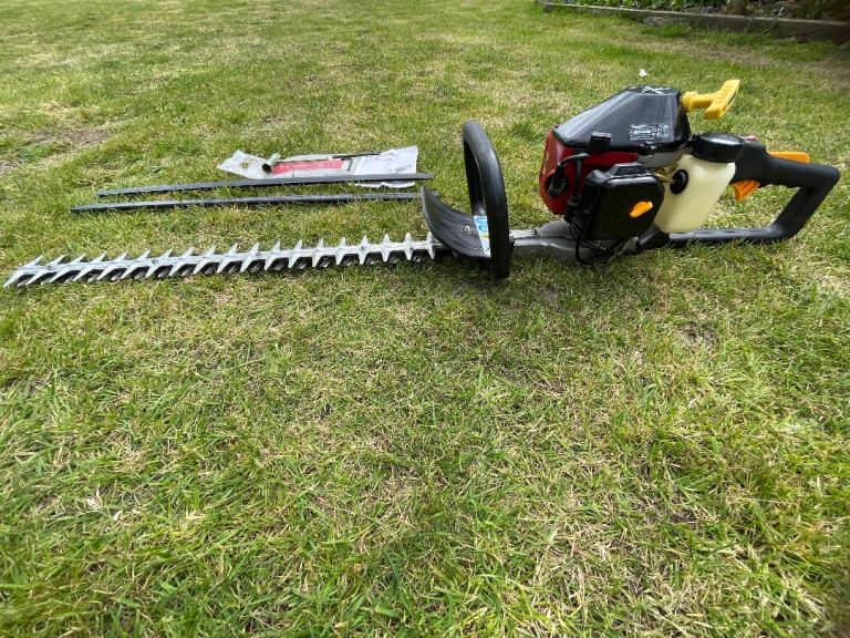 Petrol Hedge Trimmer 