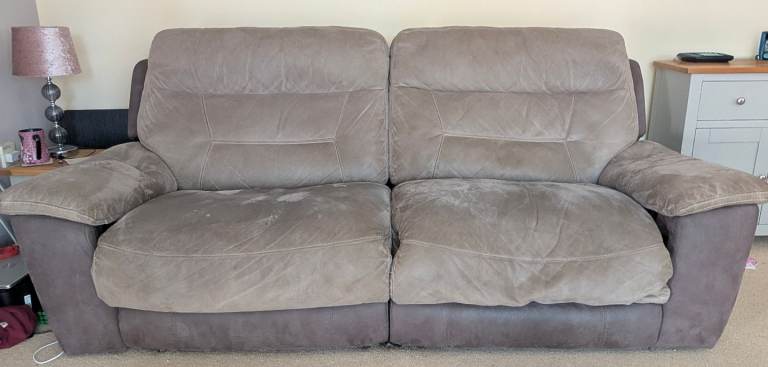 Free 3 seater and 2 seater electric recliner sofas