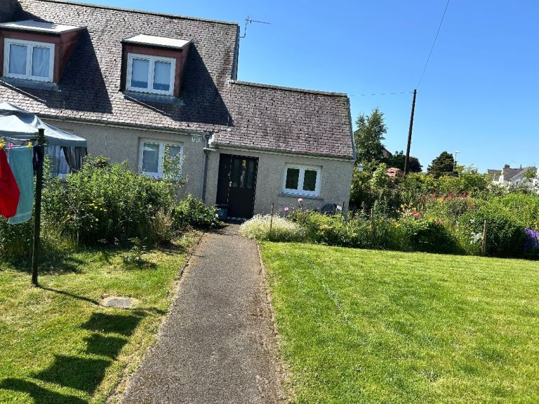 3 bed end large cottage. swap only!! Not for rent. 