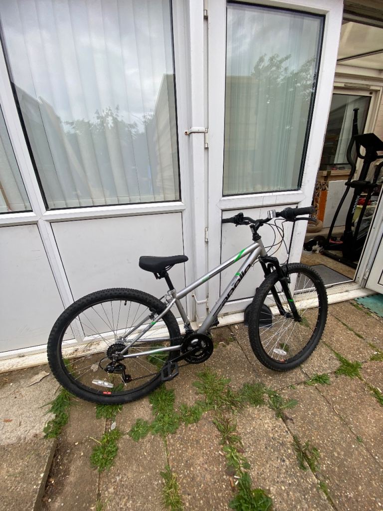 Excellent condition mountain bike like new