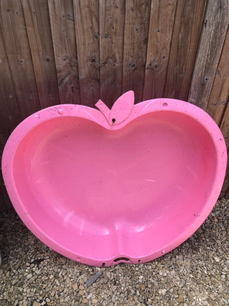 Free Childrens Pool/Sandpit