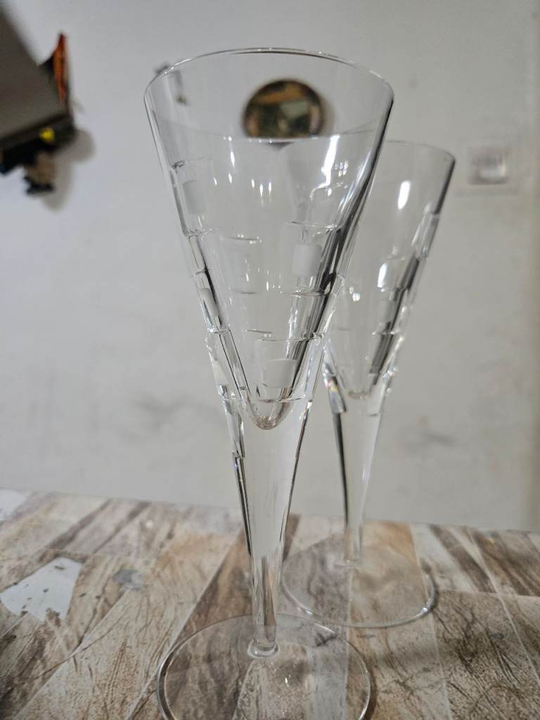 2xElegant pair of genuine Royal Doulton Metro 8-inch wine,champagne glasses