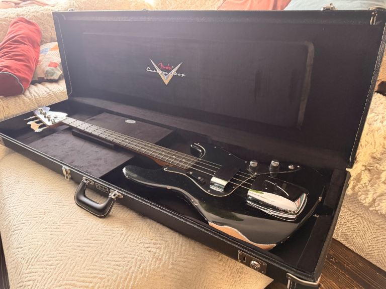 Fender Custom Shop 1964 Jazz Bass Relic Guitar 