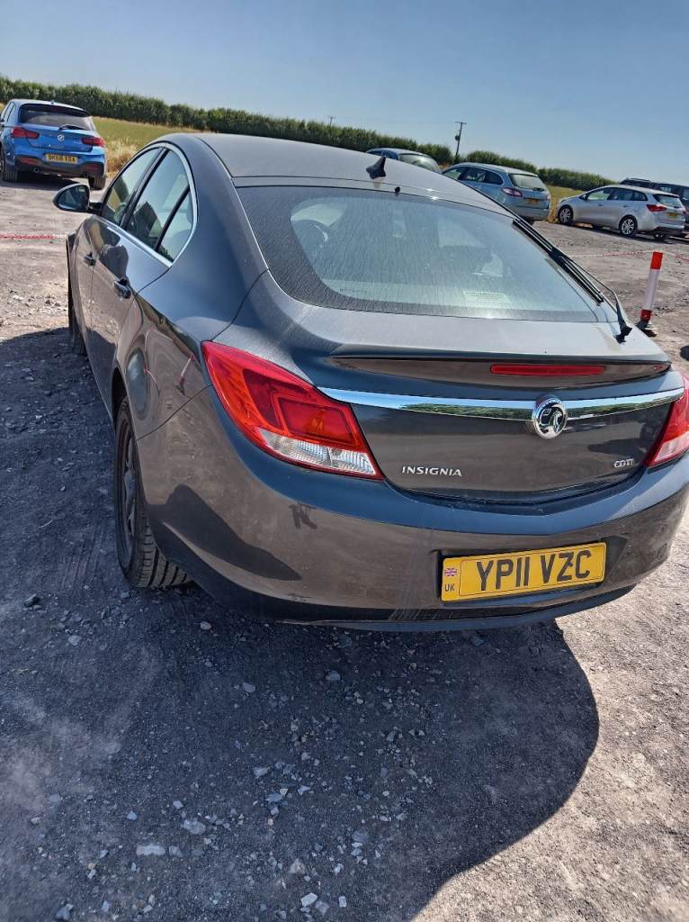 Vauxhall, INSIGNIA, Hatchback, 2011, Manual, 1956 (cc), 5 doors