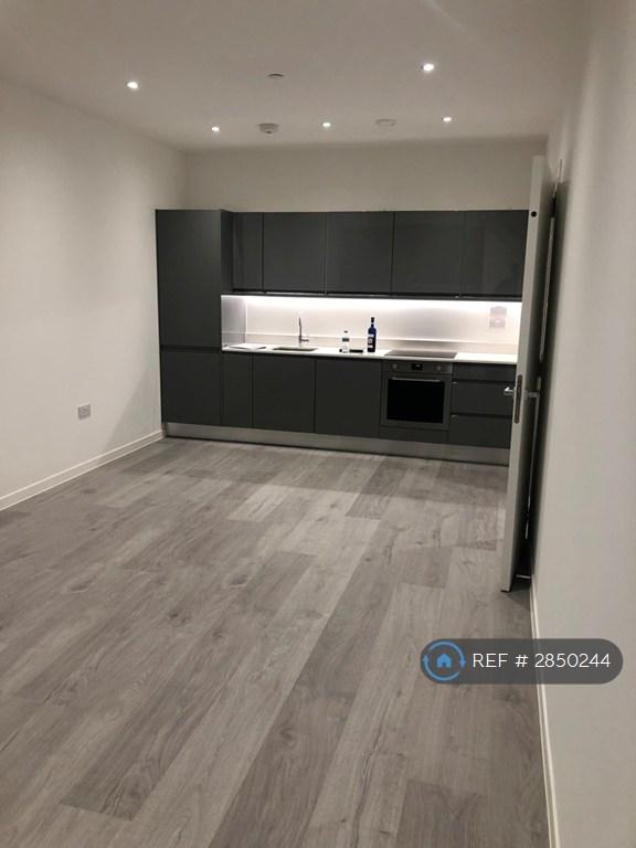 2 bedroom flat in Tempus House, Milton Keynes, MK9 (2 bed) (#2850244)