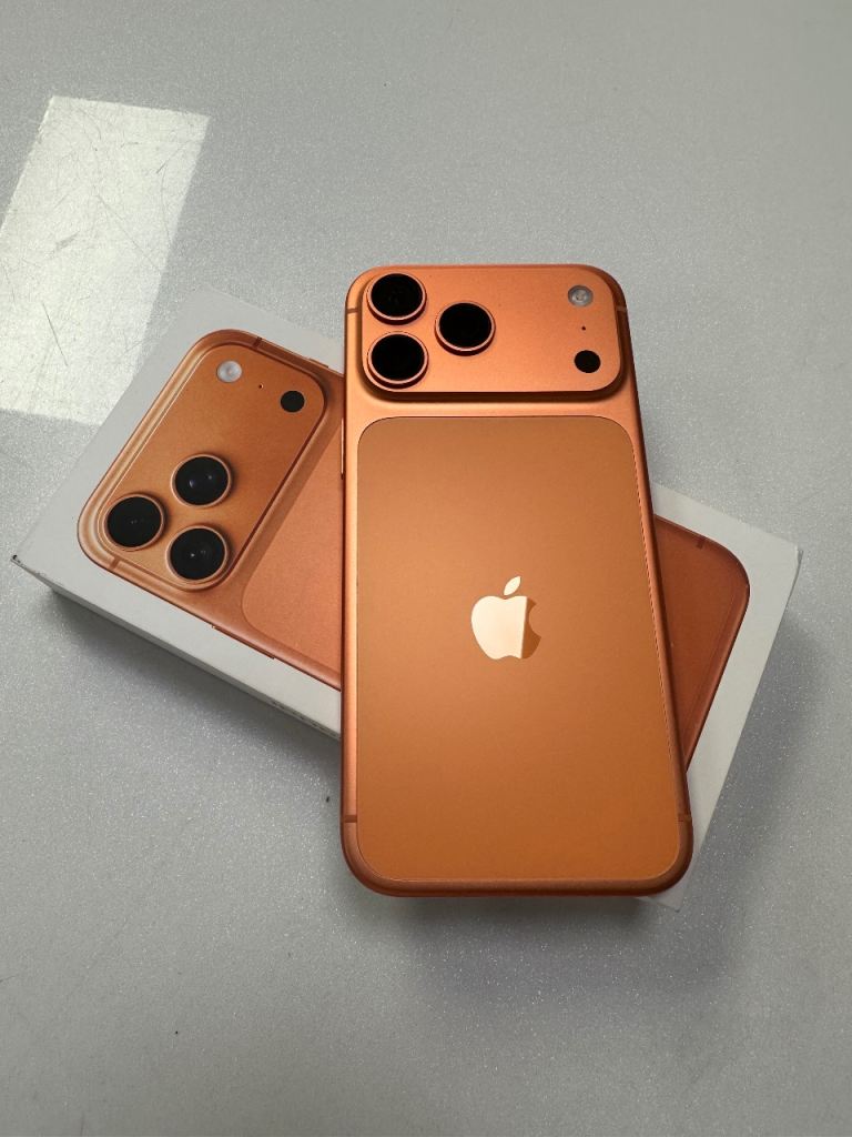 iPhone 17 Pro Max 256GB - Excellent Condition 