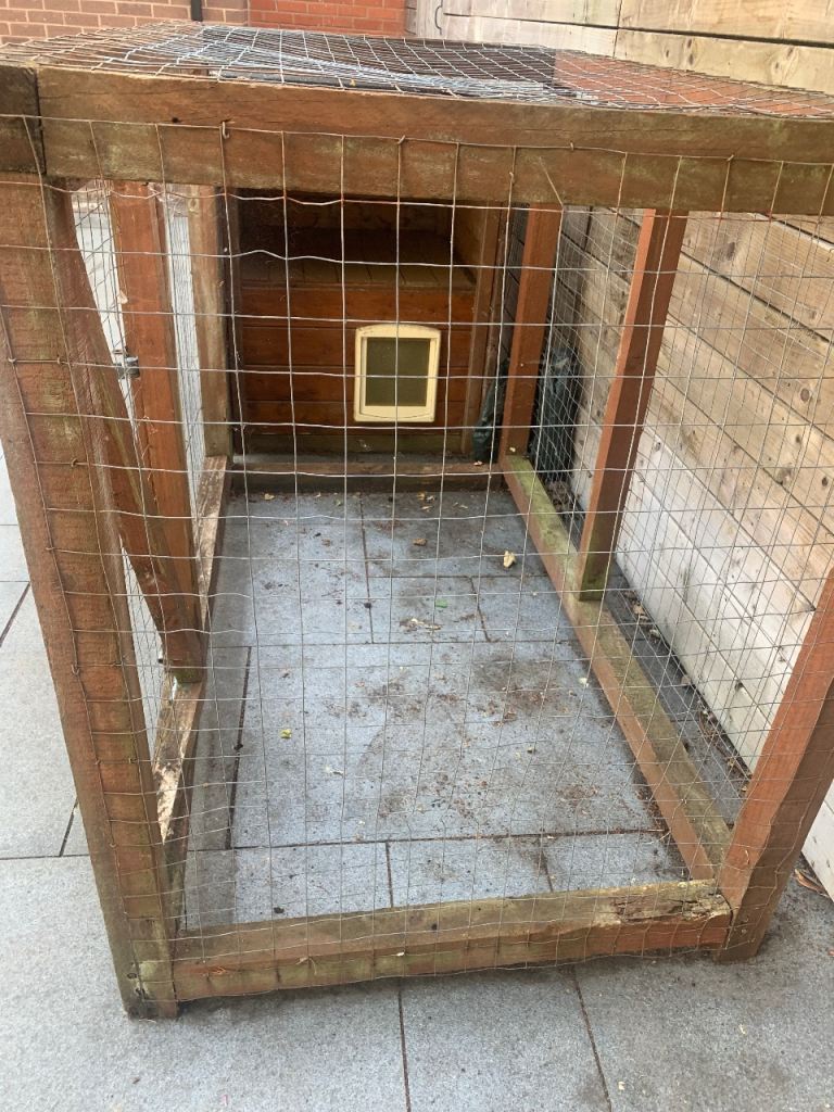 Pet outdoor cage