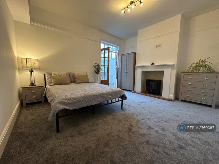 Studio flat in Cowley Street, Derby, DE1 (#2760087)