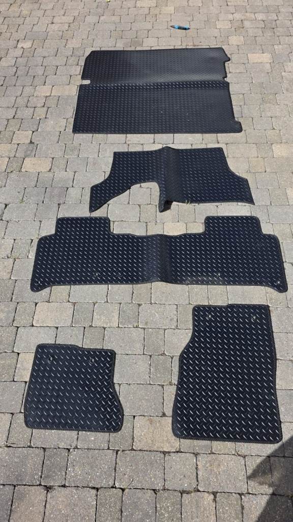 Land Rover Discovery 2017 car mats