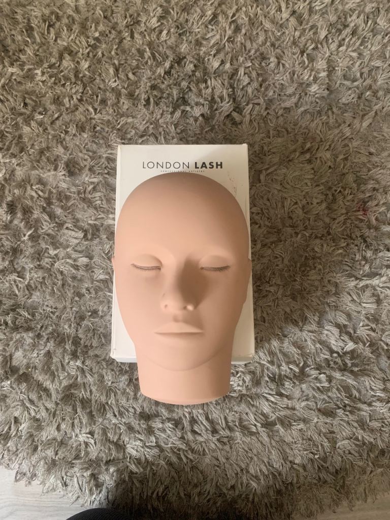 LONDON LASH Mannequin Head – New Condition
