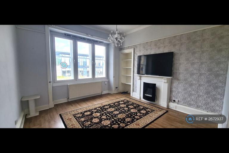 3 bedroom flat in Drymen Road, Bearsden, Glasgow, G61 (3 bed) (#2672937)