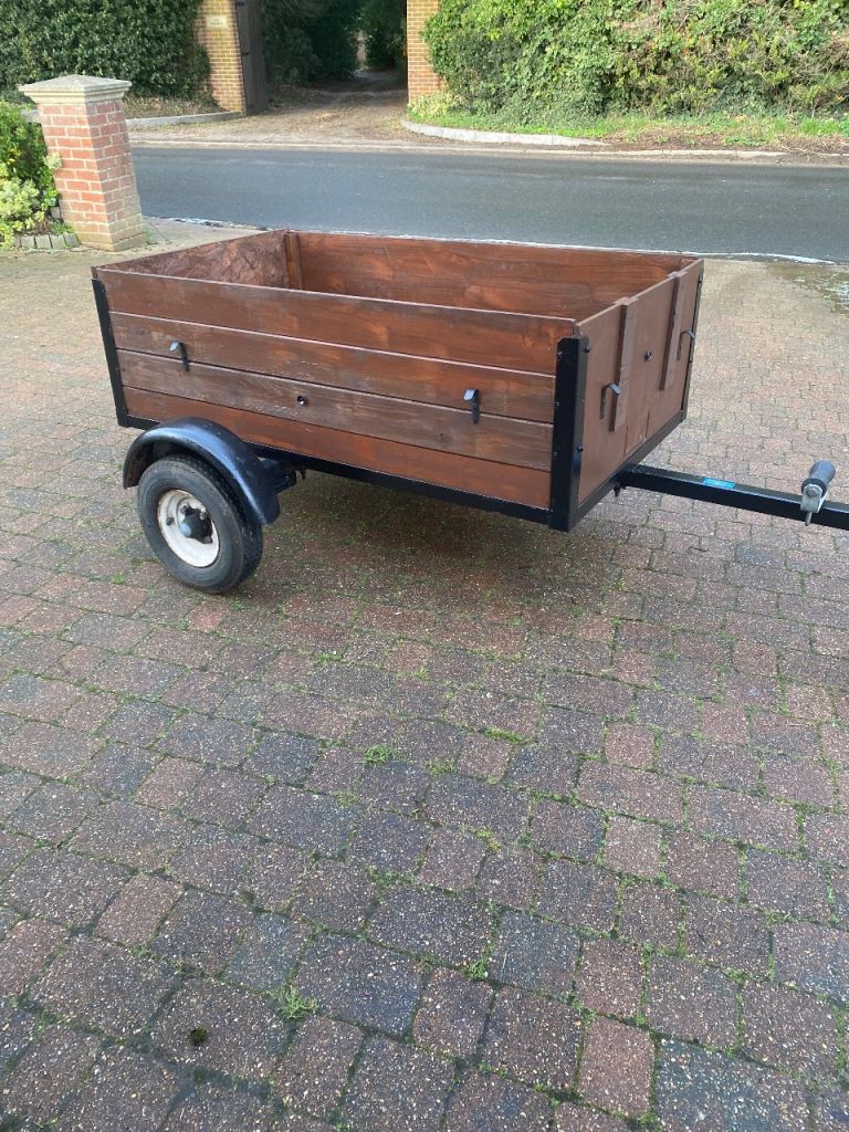 Trailer 5x3 solid ,good tyres ,new lighboard