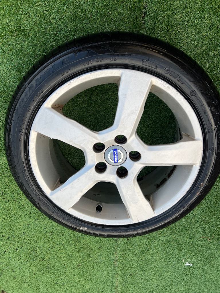 Volvo V50 alloy wheel and 6mm tyre 