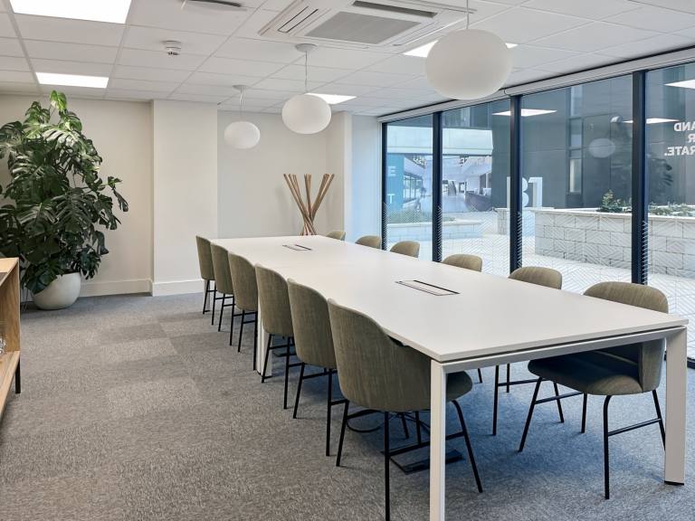 Sheffield - S1 2EA \ Private Office Available Immediately for 4 Workstations